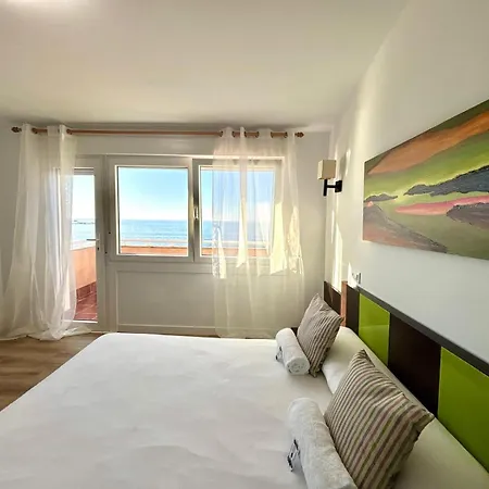 Holibai Albatros, Duplex Junto Al Mar, Cerca De Vigo Y Sus Luces Navidenas Baredo