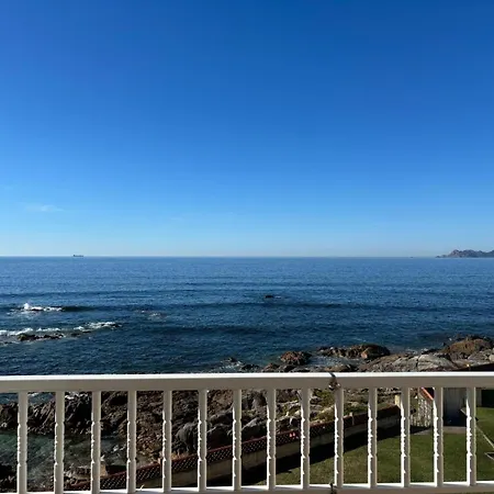 Holibai Albatros, Duplex Junto Al Mar, Cerca De Vigo Y Sus Luces Navidenas Baredo