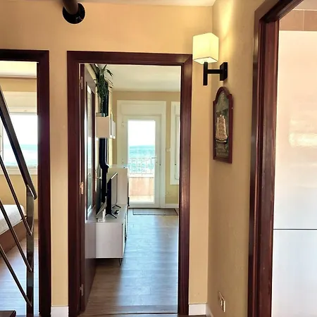 Holibai Albatros, Duplex Junto Al Mar, Cerca De Vigo Y Sus Luces Navidenas Baredo